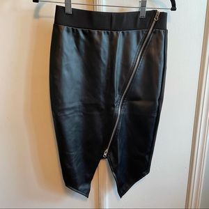 NWT Faux Leather Zip Skirt